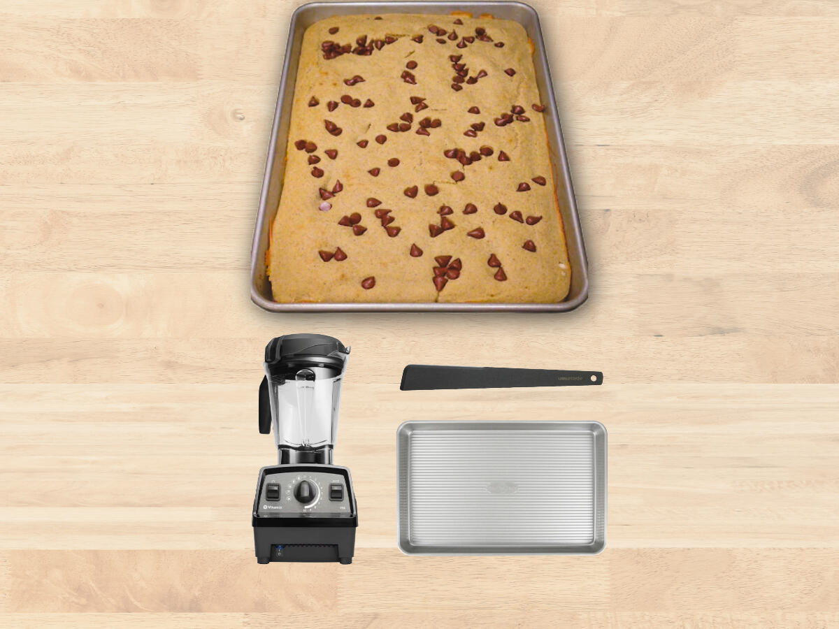 sheet-pan-protein-pancakes-vitamix-kitchen-tools Vitamix blender, sheet pan, and Epicurean scraper used to make sheet pan protein pancakes for meal prep